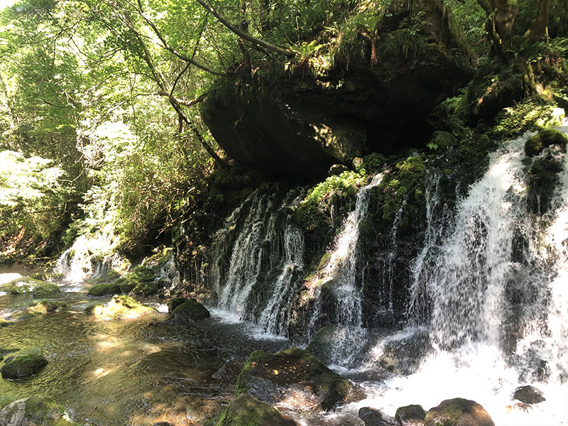 元滝伏流水